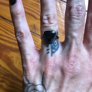 VINTAGE black onyx and sterling ring